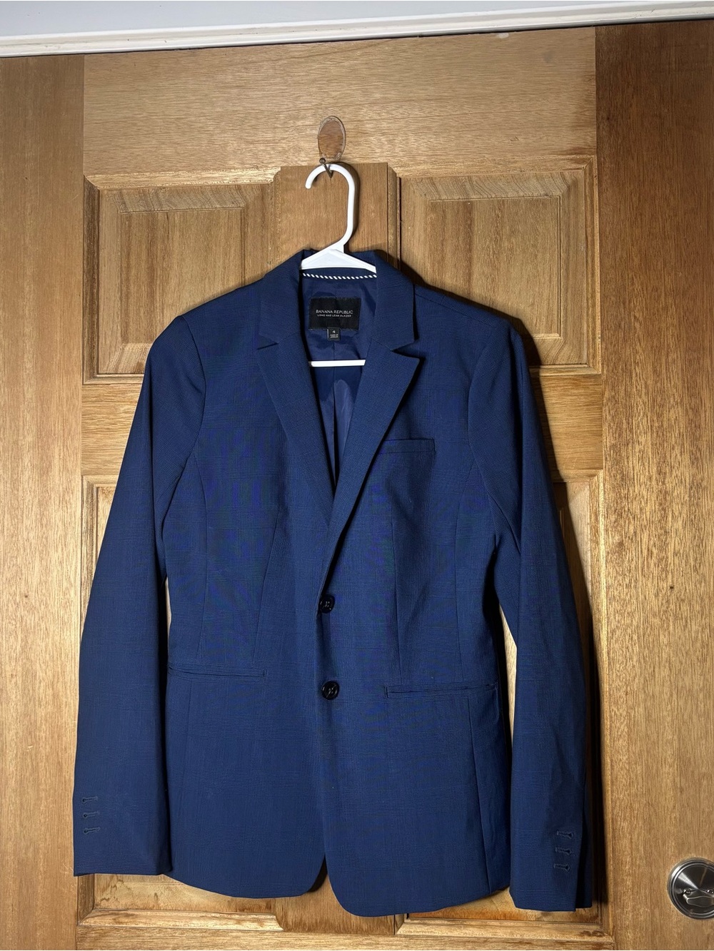 Banana Republic Men's wool Blue Two-Button Blazer size 4